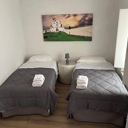 Appartamento Di Via Monterone Spoleto Luaran gambar